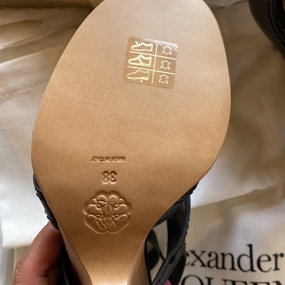 Alexander McQueen Strappy Heels Structural Sandals with Gold Detailing - Picture 11 of 14